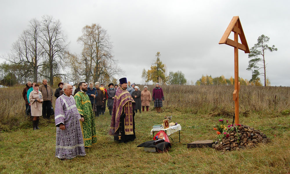 Современная версия древнерусского креста – межевого знака на погосте