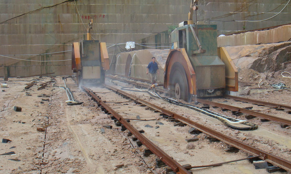 Обработка гранита: китайское месторождение Golden Leaf