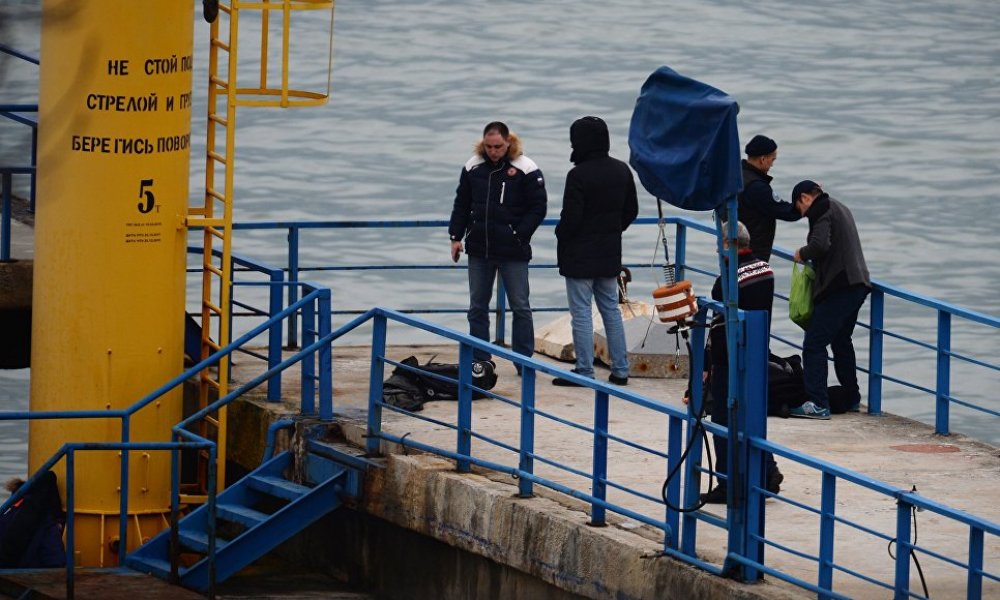 Первые фото с места крушения борта 85572 ВКС России в Черном море