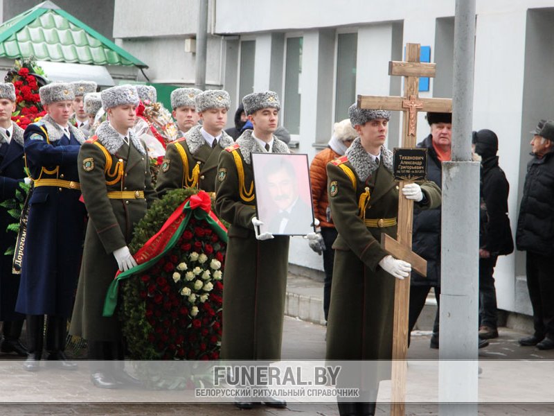 Бойцы роты почетного караула перед началом движения