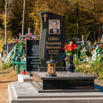 Фото гранитного комплекса в Солигорске, центральное городское кладбище