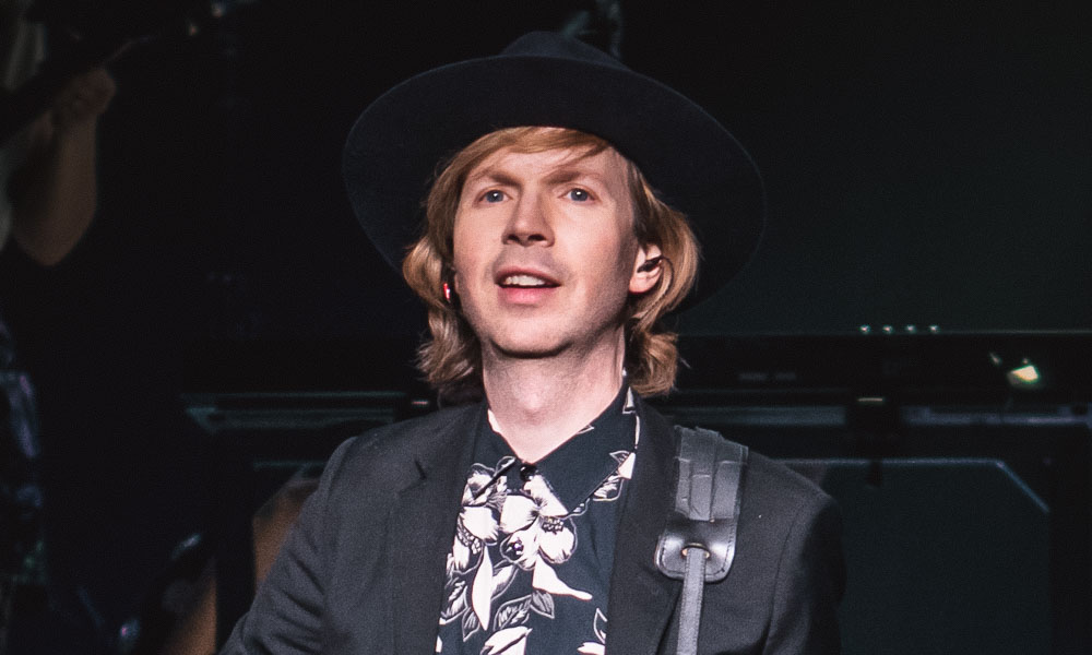 Beck на концерте в 2019 году - певцу 49 лет